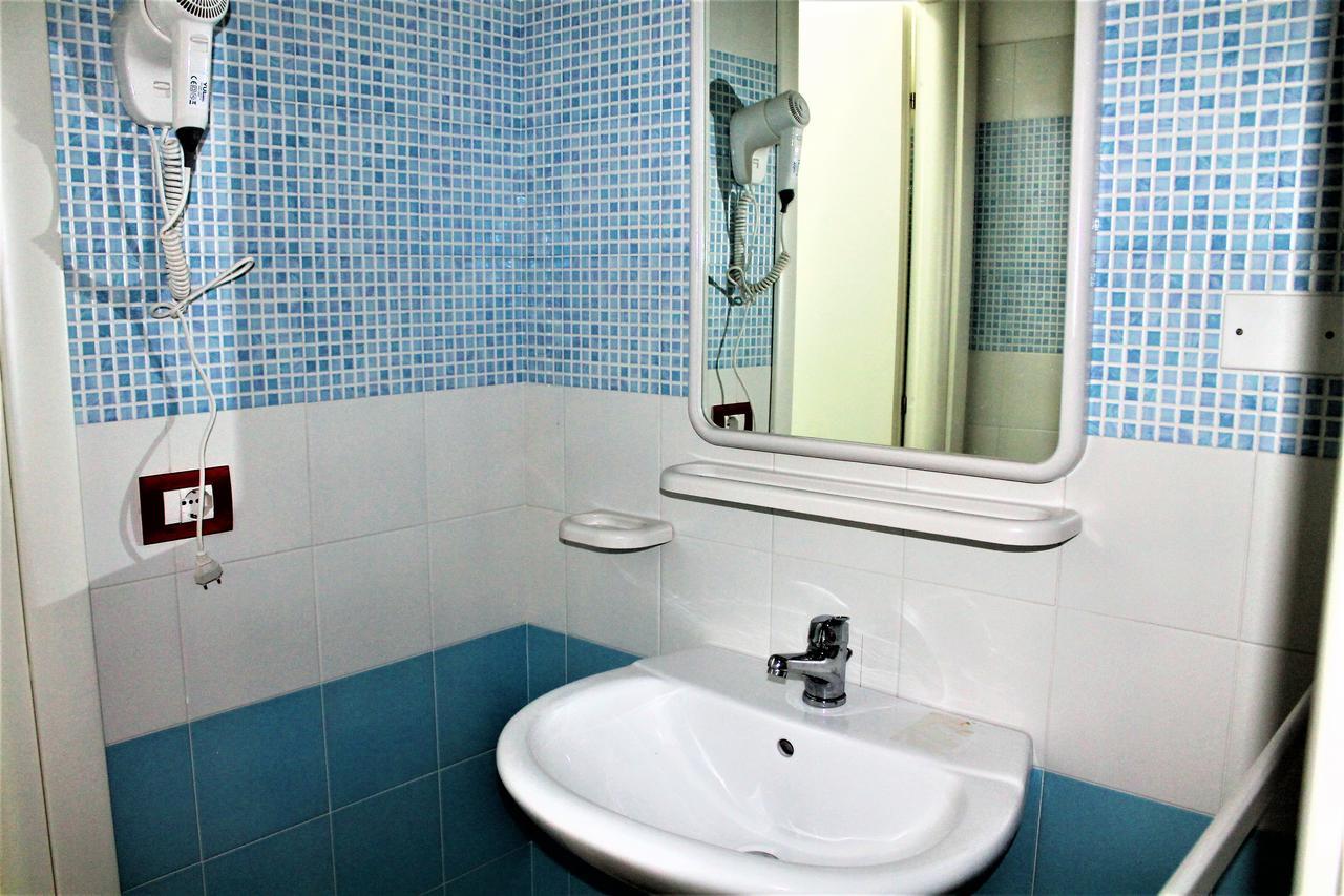 Basilicata Al Volo Hostel บรินดิซิดิมอนตาญา ภายนอก รูปภาพ