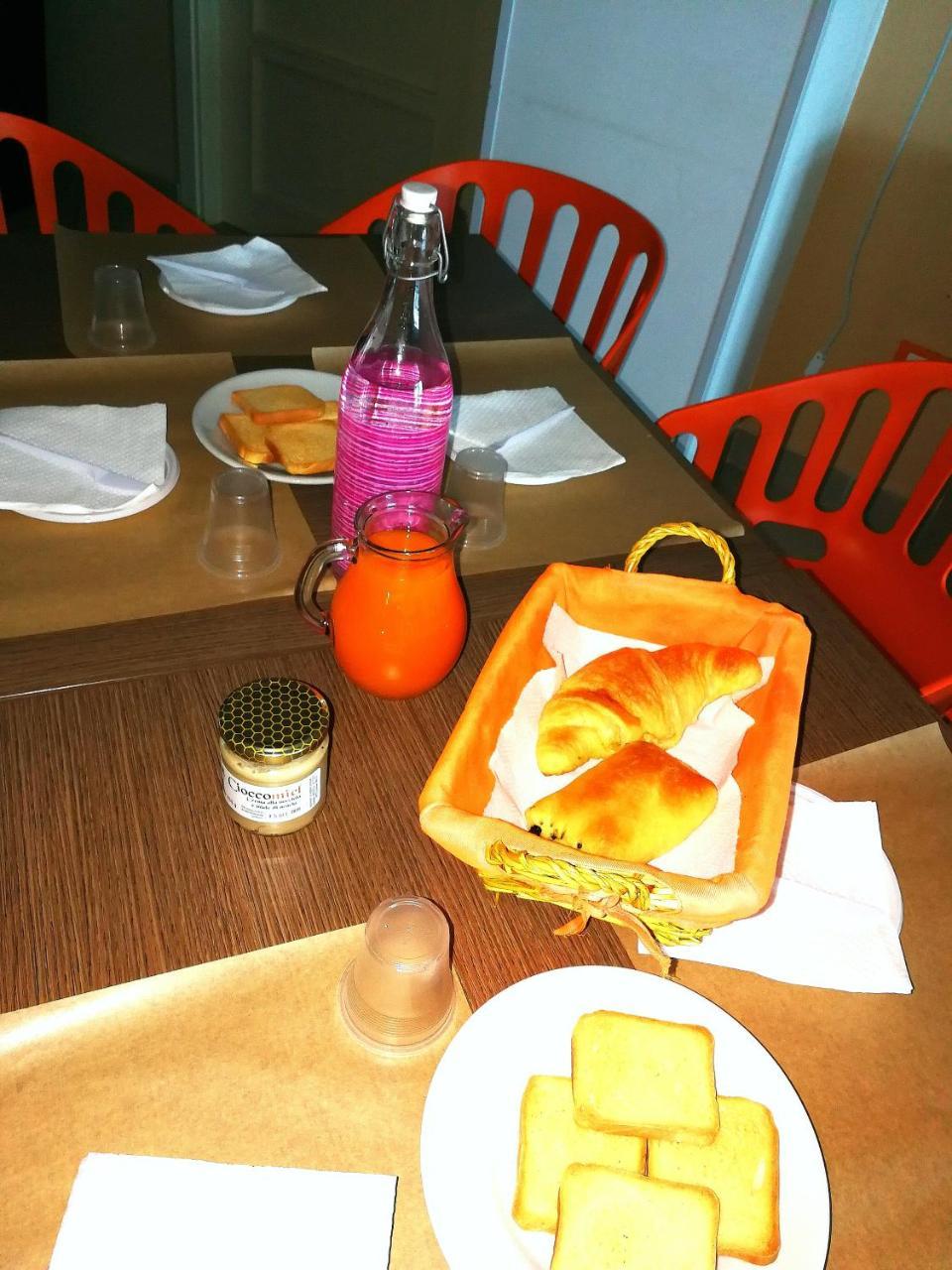 Basilicata Al Volo Hostel บรินดิซิดิมอนตาญา ภายนอก รูปภาพ
