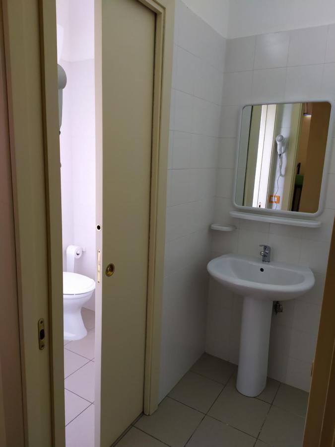 Basilicata Al Volo Hostel บรินดิซิดิมอนตาญา ภายนอก รูปภาพ