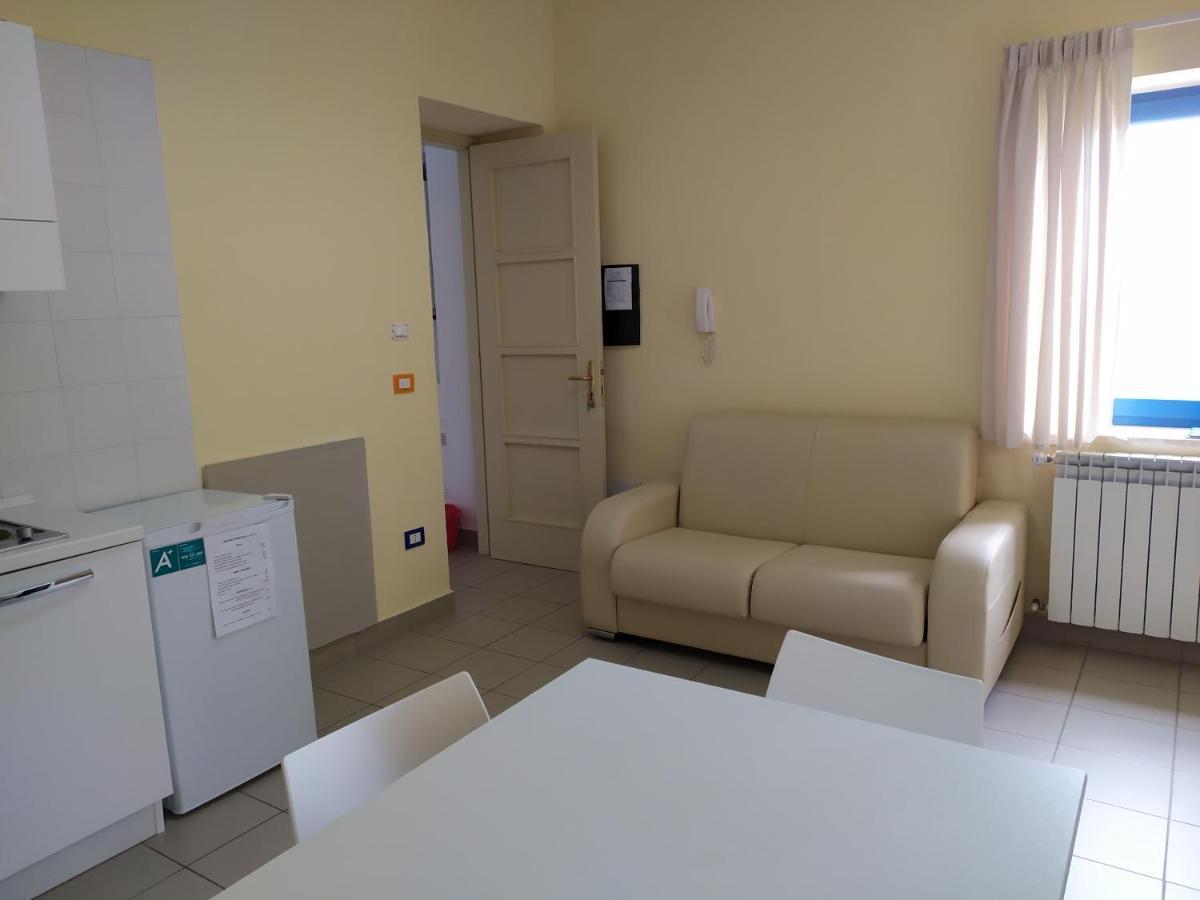 Basilicata Al Volo Hostel บรินดิซิดิมอนตาญา ภายนอก รูปภาพ